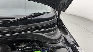 Used 2019 Hyundai Verna [2017-2020] 1.6 CRDI SX Diesel Manual engine ENGINE LEFT SIDE HINGE & APRON VIEW