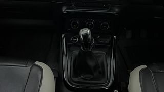 Used 2018 Tata Hexa [2016-2020] XM Diesel Manual interior GEAR  KNOB VIEW