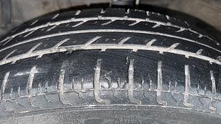 Used 2016 Maruti Suzuki Swift [2014-2017] LXI (O) Petrol Manual tyres LEFT FRONT TYRE TREAD VIEW