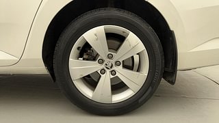 Used 2017 Skoda Superb [2016-2020] Style TSI AT Petrol Automatic tyres LEFT REAR TYRE RIM VIEW