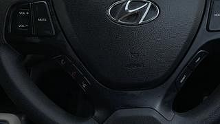 Used 2018 Hyundai Grand i10 [2017-2020] Sportz 1.2 Kappa VTVT Petrol Manual top_features Airbags