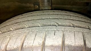 Used 2016 Maruti Suzuki Ciaz [2014-2017] ZXI+ AT Petrol Automatic tyres RIGHT FRONT TYRE TREAD VIEW