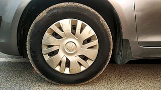Used 2013 Maruti Suzuki Swift [2011-2017] VXi Petrol Manual tyres LEFT FRONT TYRE RIM VIEW