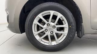 Used 2018 Maruti Suzuki Swift [2017-2021] ZXi AMT Petrol Automatic tyres LEFT FRONT TYRE RIM VIEW