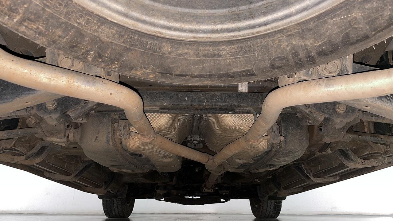 Used 2016 Mahindra XUV500 [2015-2018] W10 FWD AT 1.99 Diesel Automatic extra REAR UNDERBODY VIEW (TAKEN FROM REAR)