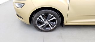 Used 2020 Tata Altroz XZ 1.2 Petrol Manual tyres LEFT FRONT TYRE RIM VIEW