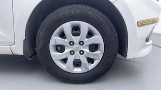 Used 2017 Hyundai Elite i20 [2014-2018] Sportz 1.2 Petrol Manual tyres RIGHT FRONT TYRE RIM VIEW