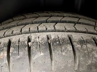 Used 2015 Maruti Suzuki Ciaz [2014-2017] ZXI+ Petrol Manual tyres LEFT REAR TYRE TREAD VIEW