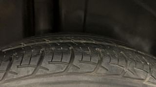 Used 2014 Maruti Suzuki Ciaz [2014-2017] VXi Petrol Manual tyres RIGHT REAR TYRE TREAD VIEW