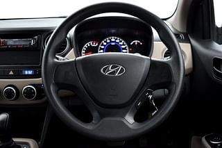 Used 2016 Hyundai Grand i10 [2013-2017] Magna AT 1.2 Kappa VTVT Petrol Automatic interior STEERING VIEW