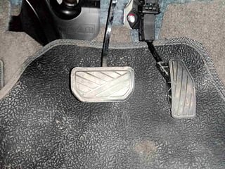 Used 2023 Toyota Rumion S 1.5l Petrol AT Petrol Automatic interior PEDALS VIEW