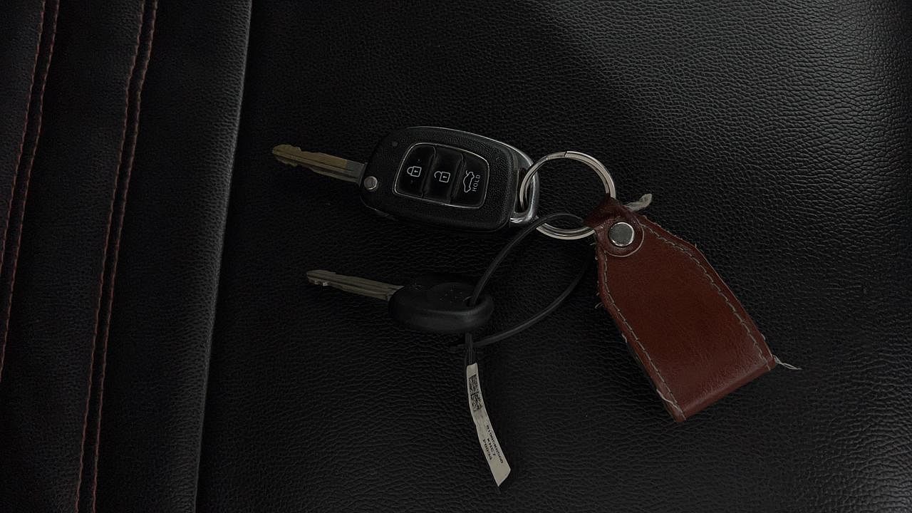 Used 2022 Hyundai Grand i10 Nios Sportz 1.2 Kappa VTVT CNG Petrol+cng Manual extra CAR KEY VIEW