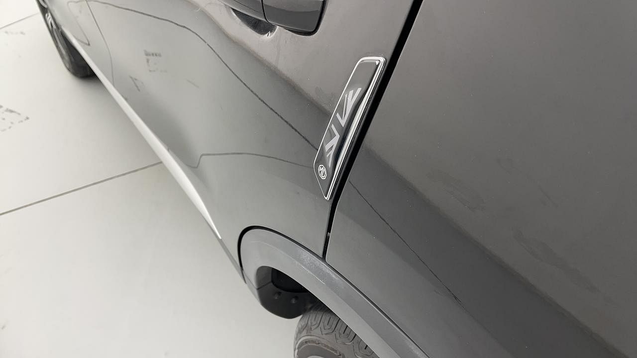 Used 2022 MG Motors Astor Sharp EX 1.5 MT Petrol Manual dents MINOR SCRATCH