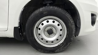 Used 2014 Maruti Suzuki Swift Dzire [2012-2017] LDI Diesel Manual tyres RIGHT FRONT TYRE RIM VIEW