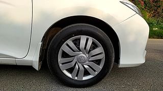 Used 2015 Honda City [2014-2017] SV CVT Petrol Automatic tyres RIGHT FRONT TYRE RIM VIEW