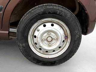 Used 2014 Maruti Suzuki A-Star [2012-2014] LXI Petrol Manual tyres LEFT REAR TYRE RIM VIEW