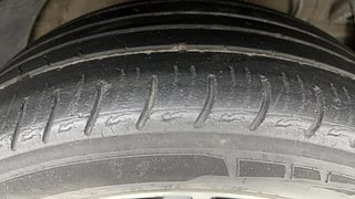 Used 2019 Mahindra XUV 300 W8 AMT (O) Diesel Diesel Automatic tyres RIGHT FRONT TYRE TREAD VIEW