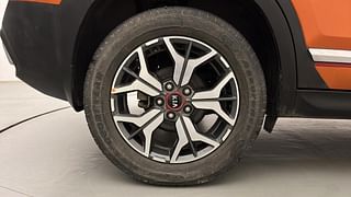 Used 2020 Kia Seltos GTX Plus AT D Diesel Automatic tyres RIGHT REAR TYRE RIM VIEW