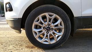 Used 2014 Ford EcoSport [2013-2015] Titanium 1.5L Ti-VCT AT Petrol Automatic tyres LEFT FRONT TYRE RIM VIEW