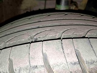 Used 2018 Honda Brio [2017-2018] S(O)MT Petrol Manual tyres RIGHT FRONT TYRE TREAD VIEW