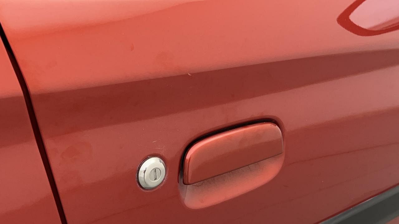 Used 2021 Maruti Suzuki Alto 800 Vxi Plus Petrol Manual dents MINOR SCRATCH