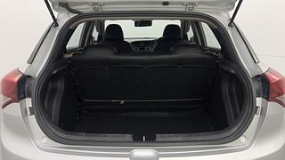 Used 2018 Hyundai Elite i20 [2017-2018] Magna Executive 1.2 Petrol Manual interior DICKY INSIDE VIEW