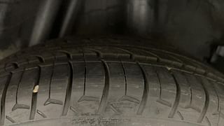 Used 2015 Honda City [2014-2017] V Petrol Manual tyres LEFT REAR TYRE TREAD VIEW