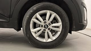 Used 2017 Hyundai Creta [2015-2018] 1.6 SX Plus Petrol Petrol Manual tyres RIGHT FRONT TYRE RIM VIEW