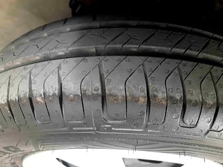 Used 2016 Renault Kwid [2015-2019] 1.0 RXT AMT Petrol Automatic tyres LEFT FRONT TYRE TREAD VIEW