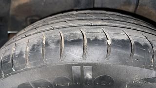Used 2016 Hyundai Grand i10 [2013-2017] Asta 1.2 Kappa VTVT Petrol Manual tyres RIGHT REAR TYRE TREAD VIEW