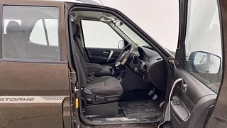 Used 2018 Tata Safari Storme [2015-2019] 2.2 EX 4X2 Diesel Manual interior RIGHT SIDE FRONT DOOR CABIN VIEW