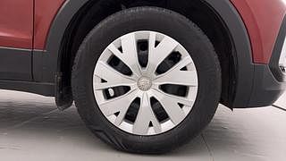 Used 2022 Volkswagen Taigun Comfortline 1.0 TSI MT Petrol Manual tyres RIGHT FRONT TYRE RIM VIEW