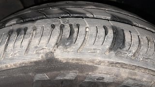 Used 2022 Renault Triber RXZ AMT Petrol Automatic tyres RIGHT FRONT TYRE TREAD VIEW