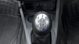 Used 2015 Renault Duster [2015-2020] RxE Petrol Petrol Manual interior GEAR  KNOB VIEW