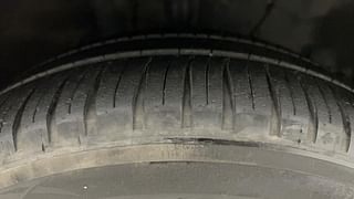 Used 2015 Toyota Etios Liva [2010-2017] VX Petrol Manual tyres RIGHT FRONT TYRE TREAD VIEW