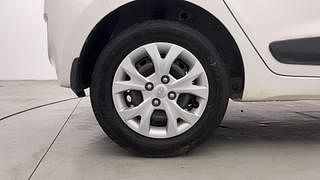 Used 2016 Hyundai Grand i10 [2013-2017] Sportz 1.2 Kappa VTVT Petrol Manual tyres RIGHT REAR TYRE RIM VIEW