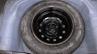 Used 2015 hyundai i10 Sportz 1.1 Petrol Petrol Manual tyres SPARE TYRE VIEW