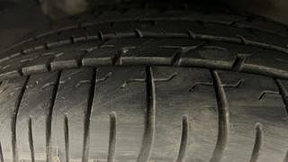 Used 2016 Hyundai Creta [2015-2018] 1.4 Base Diesel Manual tyres LEFT FRONT TYRE TREAD VIEW