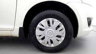 Used 2014 Maruti Suzuki Swift [2011-2017] VDi Diesel Manual tyres RIGHT FRONT TYRE RIM VIEW