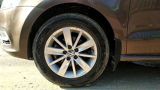 Used 2016 Volkswagen Polo [2015-2019] Highline1.2L (P) Petrol Manual tyres LEFT FRONT TYRE RIM VIEW