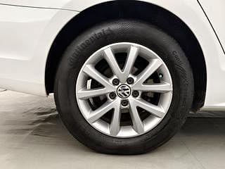 Used 2014 Volkswagen Jetta [2013-2017] Comfortline TDI Diesel Manual tyres RIGHT REAR TYRE RIM VIEW