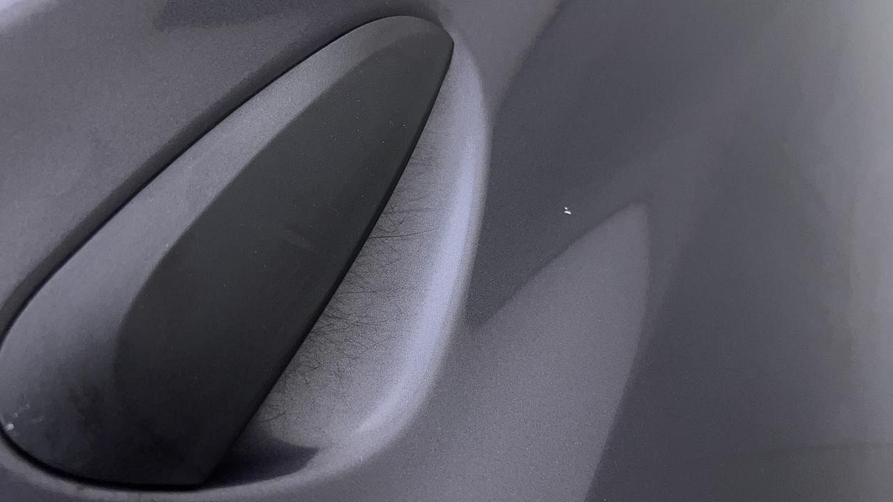 Used 2018 Hyundai Eon [2011-2018] Magna + (O) Petrol Manual dents MINOR SCRATCH