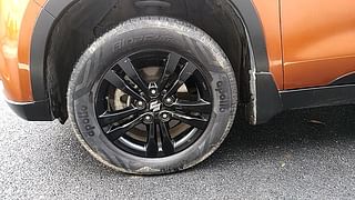 Used 2019 Maruti Suzuki Vitara Brezza [2016-2020] ZDi Plus Diesel Manual tyres LEFT FRONT TYRE RIM VIEW
