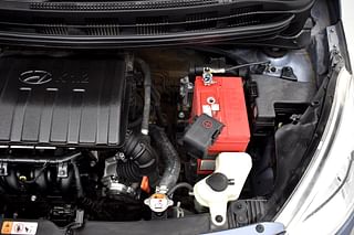 Used 2016 Hyundai Grand i10 [2013-2017] Magna AT 1.2 Kappa VTVT Petrol Automatic engine ENGINE LEFT SIDE VIEW