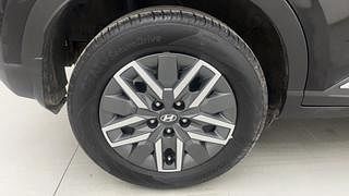 Used 2023 Hyundai Venue S Plus 1.5 CRDi Diesel Manual tyres RIGHT REAR TYRE RIM VIEW