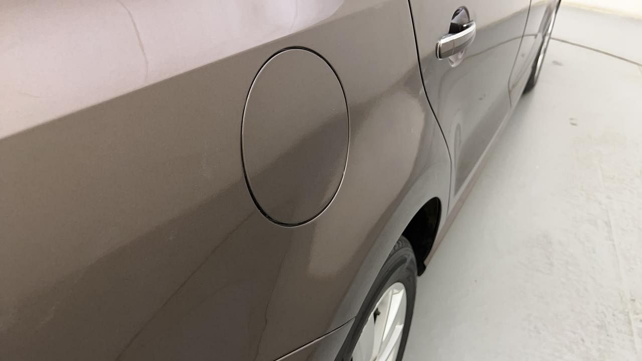 Used 2016 Volkswagen Ameo [2016-2020] Highline1.2L (P) Petrol Manual dents MINOR SCRATCH