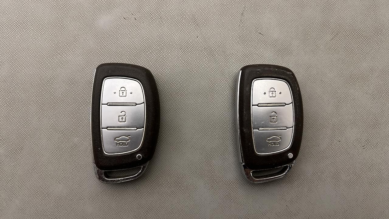 Used 2015 Hyundai Grand i10 [2013-2017] Asta 1.2 Kappa VTVT Petrol Manual extra CAR KEY VIEW