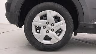 Used 2020 Hyundai Venue [2019-2022] S 1.2 Petrol Manual tyres RIGHT REAR TYRE RIM VIEW