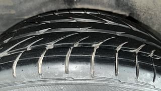 Used 2016 Toyota Corolla Altis [2014-2017] VL AT Petrol Petrol Automatic tyres RIGHT REAR TYRE TREAD VIEW