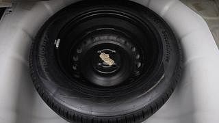 Used 2018 Hyundai Verna [2017-2020] 1.6 VTVT SX Petrol Manual tyres SPARE TYRE VIEW